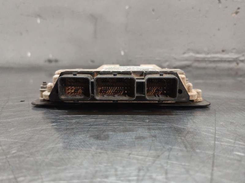 Recambio de centralita motor uce para citroën c4 picasso avatar referencia OEM IAM 9665674480 0281014729 