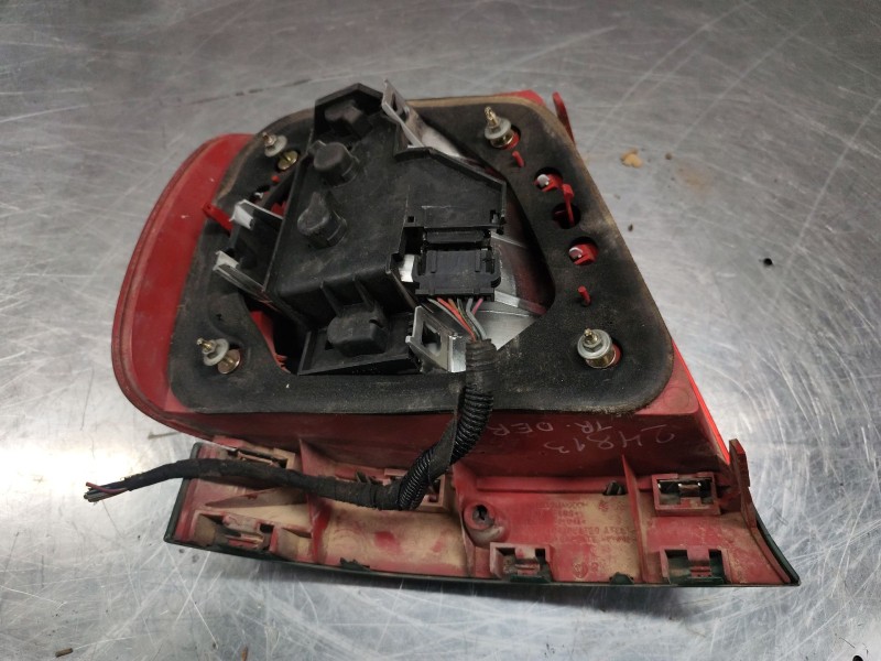 Recambio de piloto trasero derecho para audi a4 berlina (b5) 1.8 referencia OEM IAM   