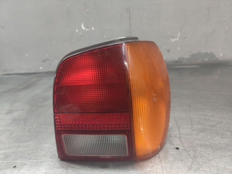 Recambio de piloto trasero derecho para volkswagen polo berlina (6n1) 1.6 referencia OEM IAM 6N0845096  