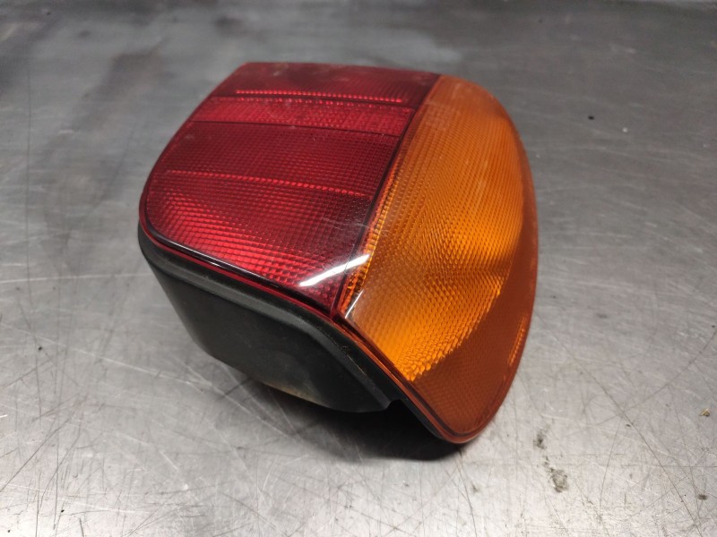 Recambio de piloto trasero izquierdo para volkswagen polo berlina (6n1) 1.6 referencia OEM IAM   