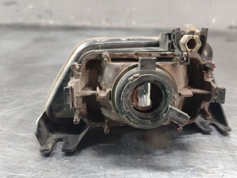 Recambio de faro antiniebla derecho para citroën saxo 1.5 d image referencia OEM IAM 67720229  