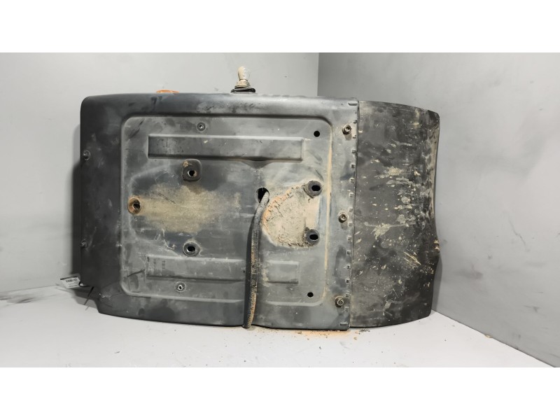 Recambio de guardabarros delantero derecho para iveco eurocargo 5.9 diesel referencia OEM IAM 8142621  