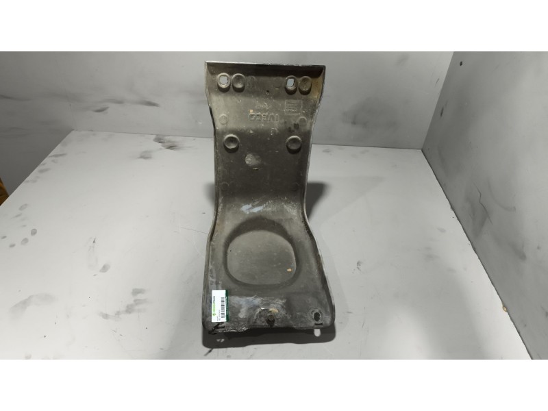 Recambio de soporte para iveco eurocargo 5.9 diesel referencia OEM IAM 8142842 IZQUIERDA 