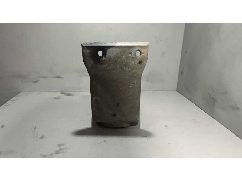 Recambio de soporte para iveco eurocargo 5.9 diesel referencia OEM IAM 8142842 IZQUIERDA 