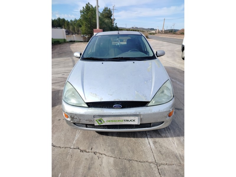 ford focus berlina (cak) del año 2000