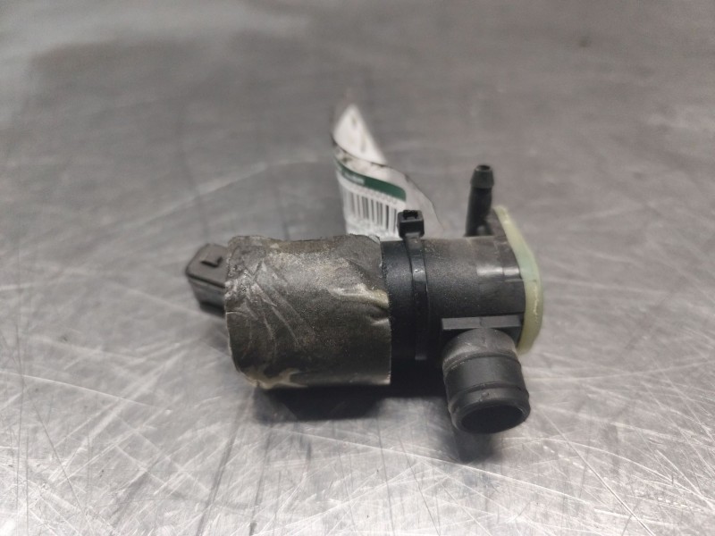 Recambio de bomba limpia para ford focus berlina (cak) ambiente referencia OEM IAM 93BB17K624BA 2 PINS 