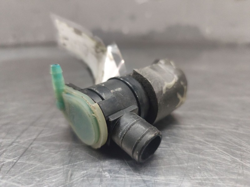 Recambio de bomba limpia para ford focus berlina (cak) ambiente referencia OEM IAM 93BB17K624BA 2 PINS 