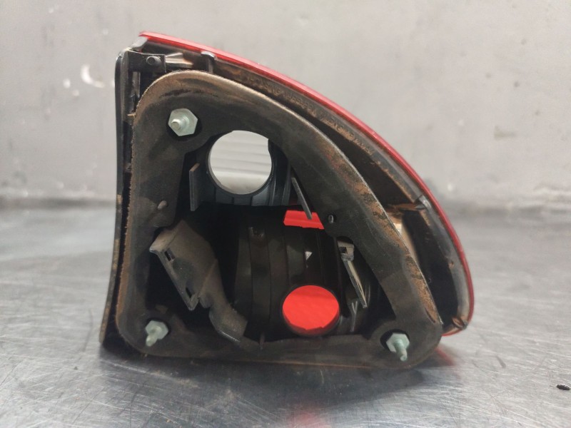 Recambio de piloto trasero izquierdo para seat leon (1m1) signo referencia OEM IAM 13040H  