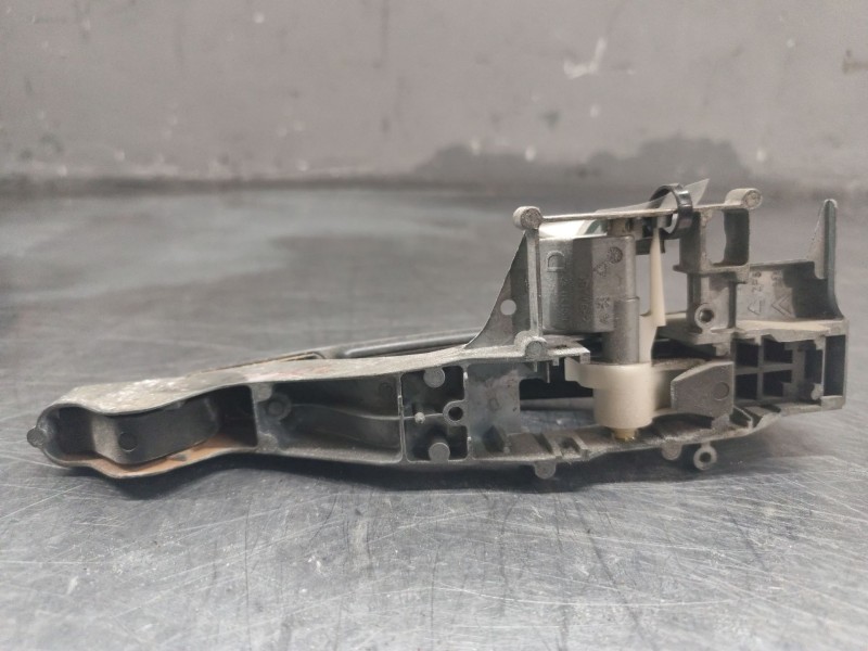 Recambio de maneta exterior trasera derecha para peugeot 207 x-line referencia OEM IAM 9680656580  