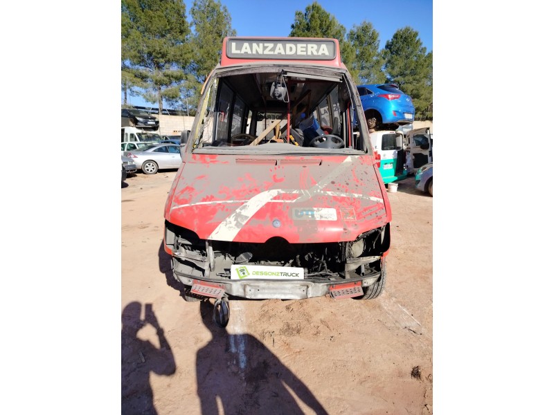 mercedes-benz sprinter 4-t autobús (b904) del año 2000