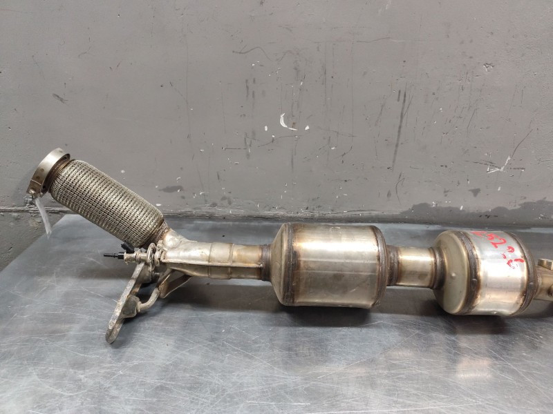 Recambio de tubo escape delantero para audi q3 (f3b) 35 tdi quattro referencia OEM IAM 05l131701M  