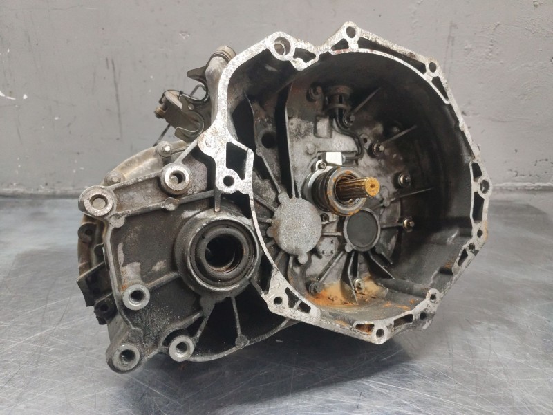 Recambio de caja cambios para opel corsa c blue line referencia OEM IAM 24461923  