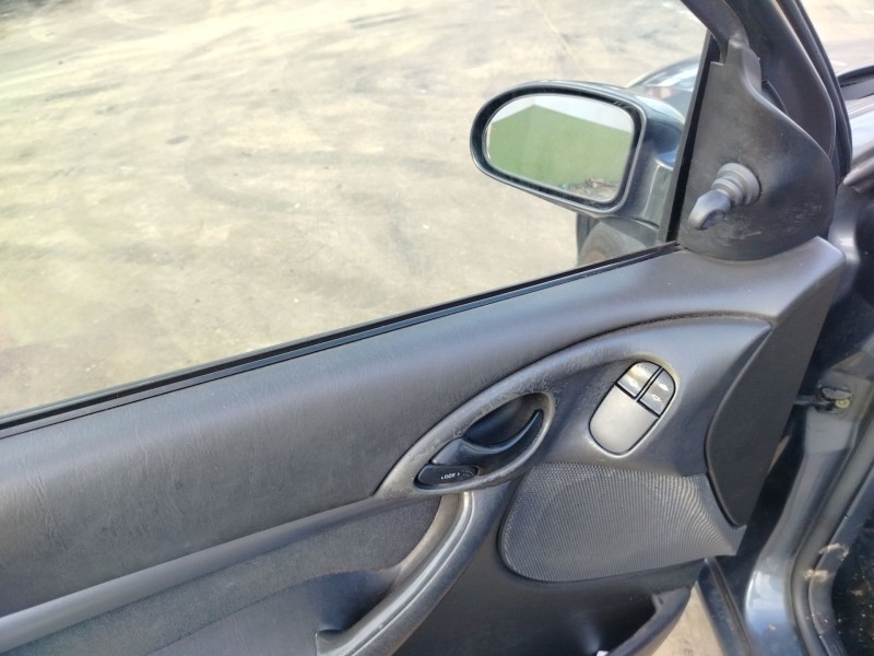ford focus berlina (cak) del año 2003