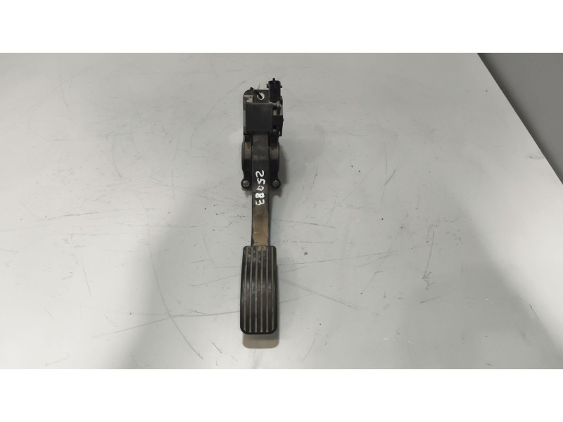 Recambio de pedal acelerador para nissan cabstar e 3.0 diesel referencia OEM IAM 180022X800 0281002591 