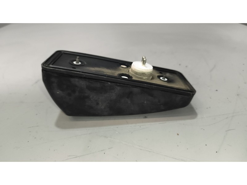 Recambio de piloto lateral izquierdo para renault magnum ab 2005 12.8 diesel referencia OEM IAM   