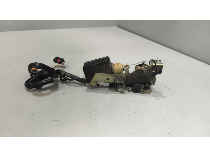 Recambio de cerradura puerta delantera derecha para man tg-m 18.xxx 6.9 diesel referencia OEM IAM 81626806142  