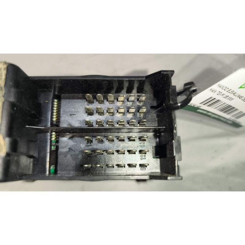 Recambio de mando elevalunas delantero derecho para man tg-m 18.xxx 6.9 diesel referencia OEM IAM 81258067097  