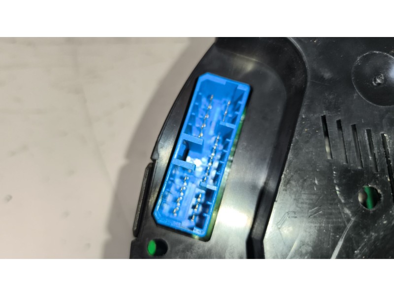 Recambio de cuadro instrumentos para iveco eurocargo 05.03  fki 100 e tráfico urbano referencia OEM IAM 5801405209  