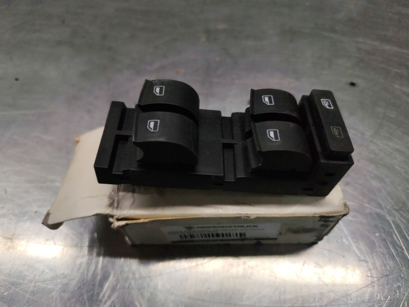 Recambio de mando elevalunas delantero izquierdo para audi a6 berlina (4b2) 2.5 tdi referencia OEM IAM 4B0959851B  