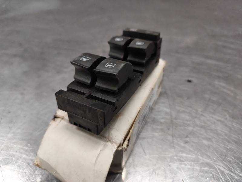 Recambio de mando elevalunas delantero izquierdo para audi a6 berlina (4b2) 2.5 tdi referencia OEM IAM 4B0959851B  