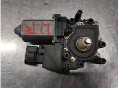 Recambio de motor elevalunas delantero derecho para audi a4 berlina (b5) 1.9 tdi referencia OEM IAM 113846113  