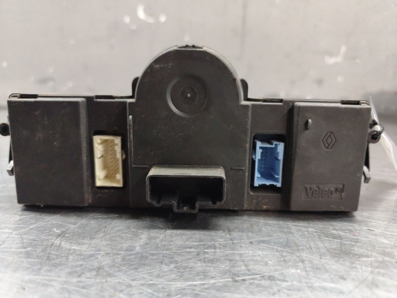 Recambio de mando calefaccion / aire acondicionado para renault scenic ii grand confort dynamique referencia OEM IAM 8200901465 