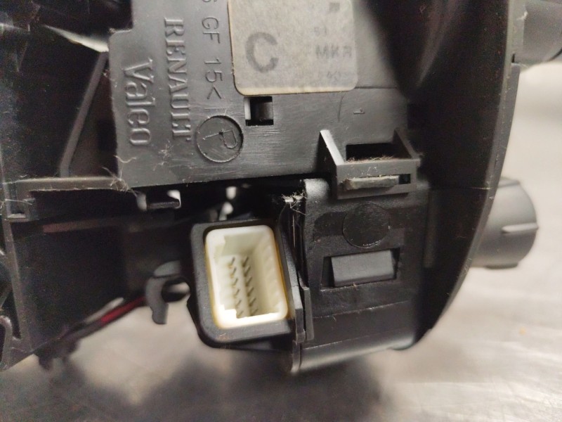 Recambio de mando multifuncion para renault scenic ii grand confort dynamique referencia OEM IAM 8200127728  