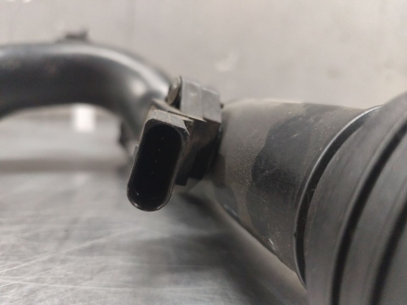 Recambio de tubo admision para volkswagen golf v berlina (1k1) sportline referencia OEM IAM 1K0145770D  