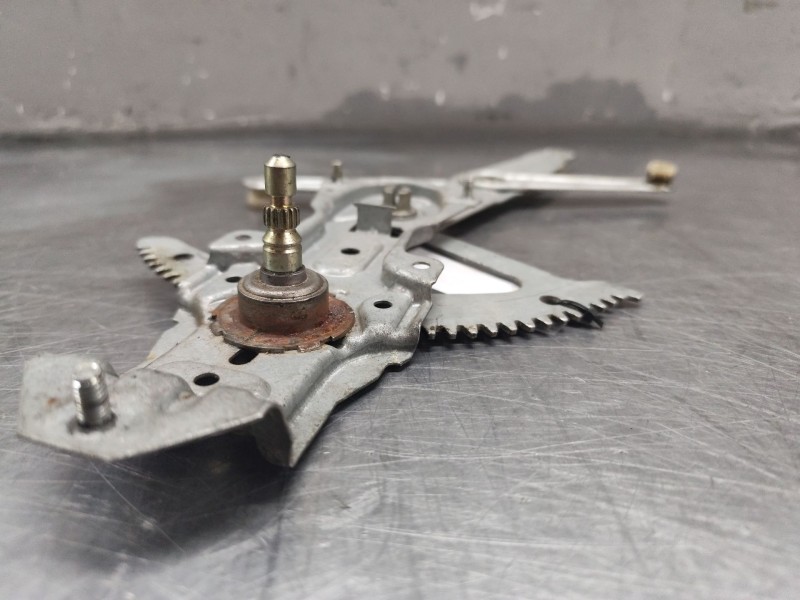 Recambio de elevalunas trasero derecho para peugeot 205 berlina 1.8 d generation referencia OEM IAM 922414 MANUAL 