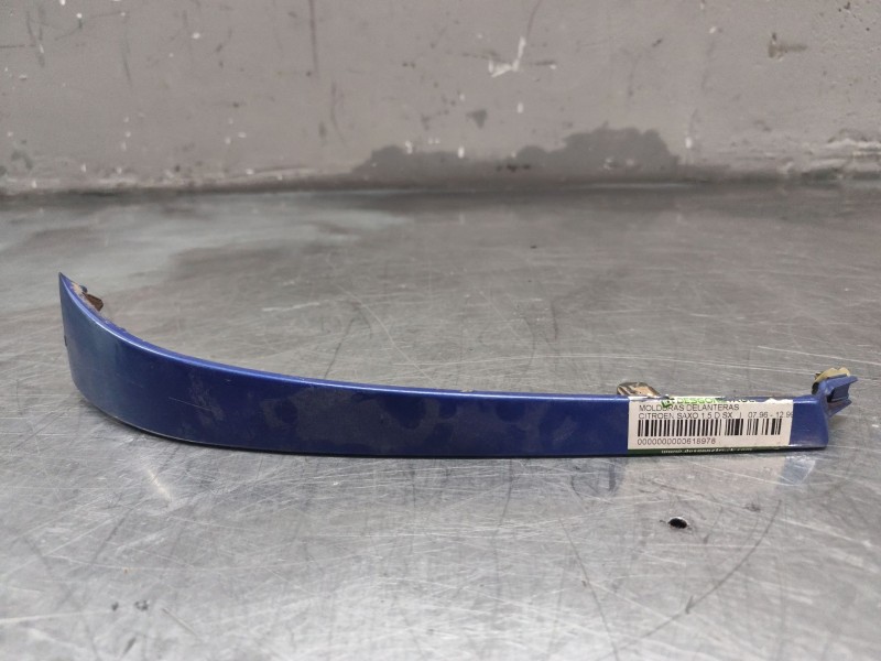Recambio de molduras delanteras para citroën saxo 1.5 d sx referencia OEM IAM  BAJO FARO 