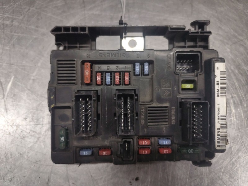 Recambio de bsm caja fusibles para peugeot 206 sw xs referencia OEM IAM 9650618480 U118470003L 