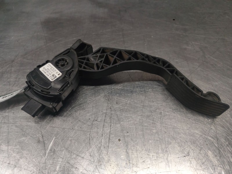 Recambio de pedal acelerador para peugeot 207 x-line referencia OEM IAM 968075688002  