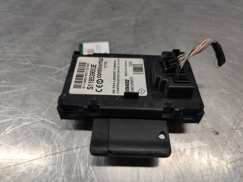 Recambio de conmutador de arranque para renault scenic ii grand confort dynamique referencia OEM IAM 8200125077  