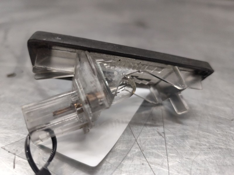 Recambio de piloto matricula para renault scenic ii grand confort dynamique referencia OEM IAM 8200013577F  