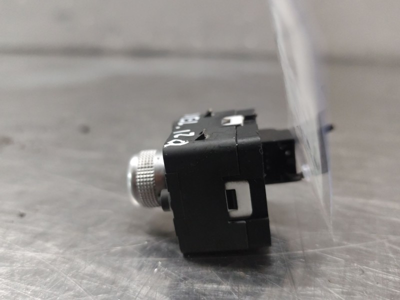 Recambio de mando retrovisor para audi q3 (f3b) 35 tdi quattro referencia OEM IAM 4M0959565S  