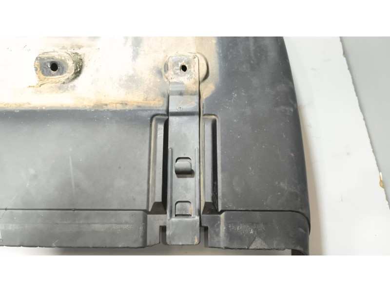 Recambio de guardabarros trasero izquierdo para scania r i r 440 referencia OEM IAM 1357600 DELANTERO 