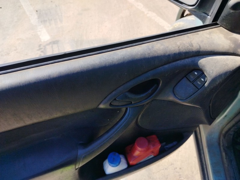 ford focus berlina (cak) del año 1998