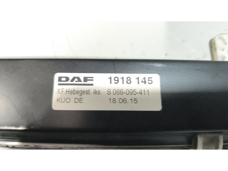Recambio de elevalunas delantero izquierdo para daf serie xf105.xxx 12.9 diesel referencia OEM IAM 1918145  