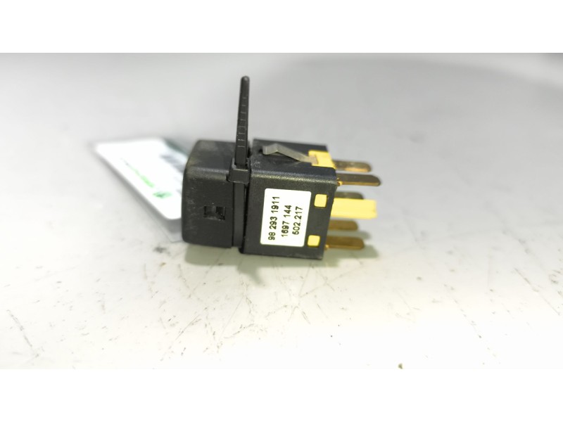 Recambio de interruptor para daf serie xf105.xxx 12.9 diesel referencia OEM IAM 1697144  