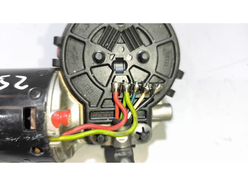Recambio de motor limpia delantero para nissan trucks atleon tk160.95 referencia OEM IAM 0390242312  