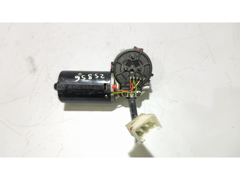 Recambio de motor limpia delantero para nissan trucks atleon tk160.95 referencia OEM IAM 0390242312  