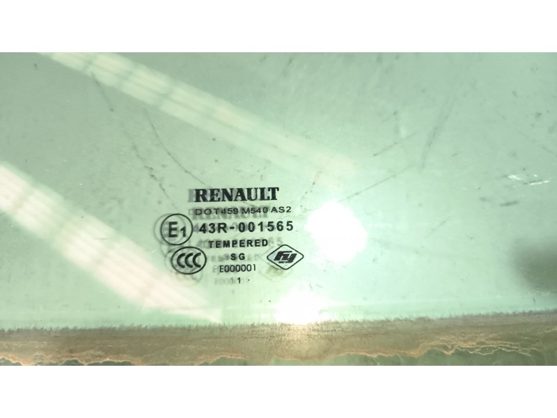 Recambio de luna delantera derecha para renault magnum ab diesel referencia OEM IAM 7421017125  