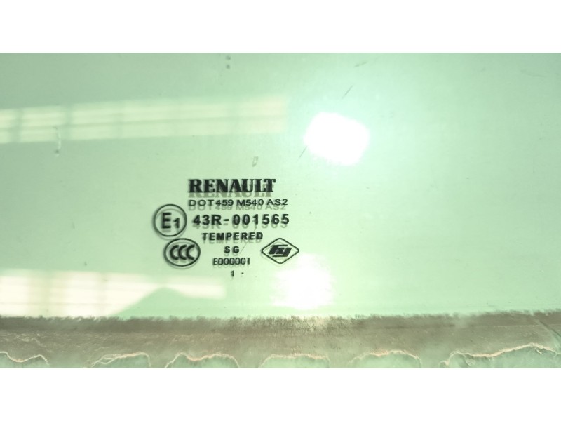 Recambio de luna delantera izquierda para renault magnum ab diesel referencia OEM IAM 7421017124  