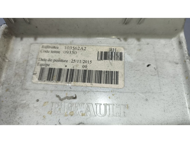Recambio de moldura para renault serie t 10.8 diesel referencia OEM IAM 82706552  