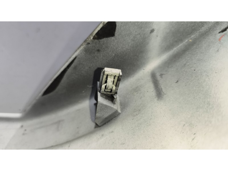 Recambio de moldura para renault serie t 10.8 diesel referencia OEM IAM 82706552  