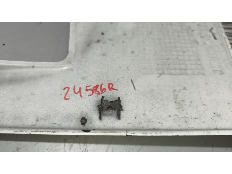 Recambio de moldura para renault serie t 10.8 diesel referencia OEM IAM 82706552  