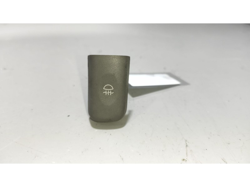 Recambio de boton antiniebla para nissan cabstar e 3.0 diesel referencia OEM IAM   
