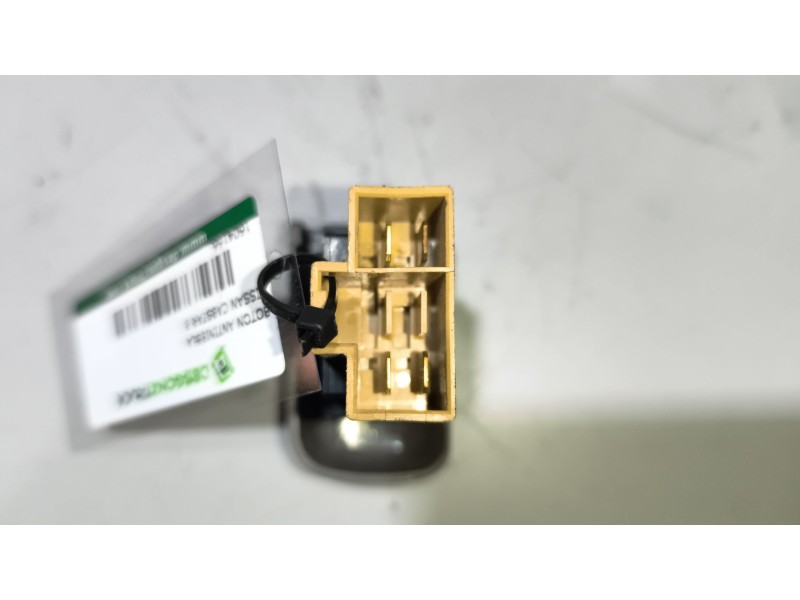 Recambio de boton antiniebla para nissan cabstar e 3.0 diesel referencia OEM IAM   