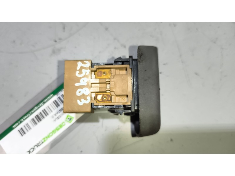Recambio de boton antiniebla para nissan cabstar e 3.0 diesel referencia OEM IAM   