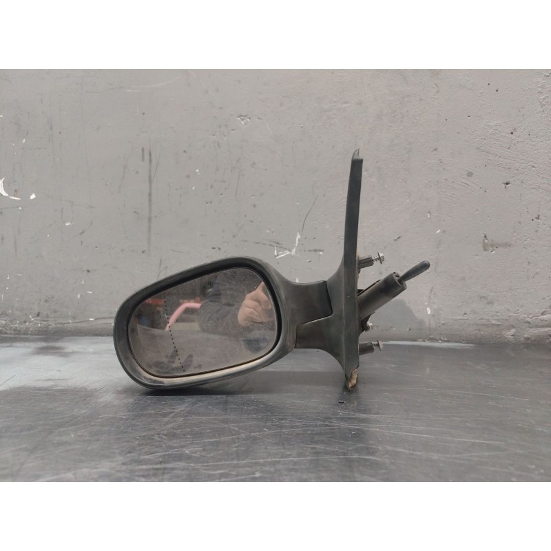 Recambio de retrovisor izquierdo para renault clio ii (bb_, cb_) 1.5 dci (b/cb08) referencia OEM IAM   